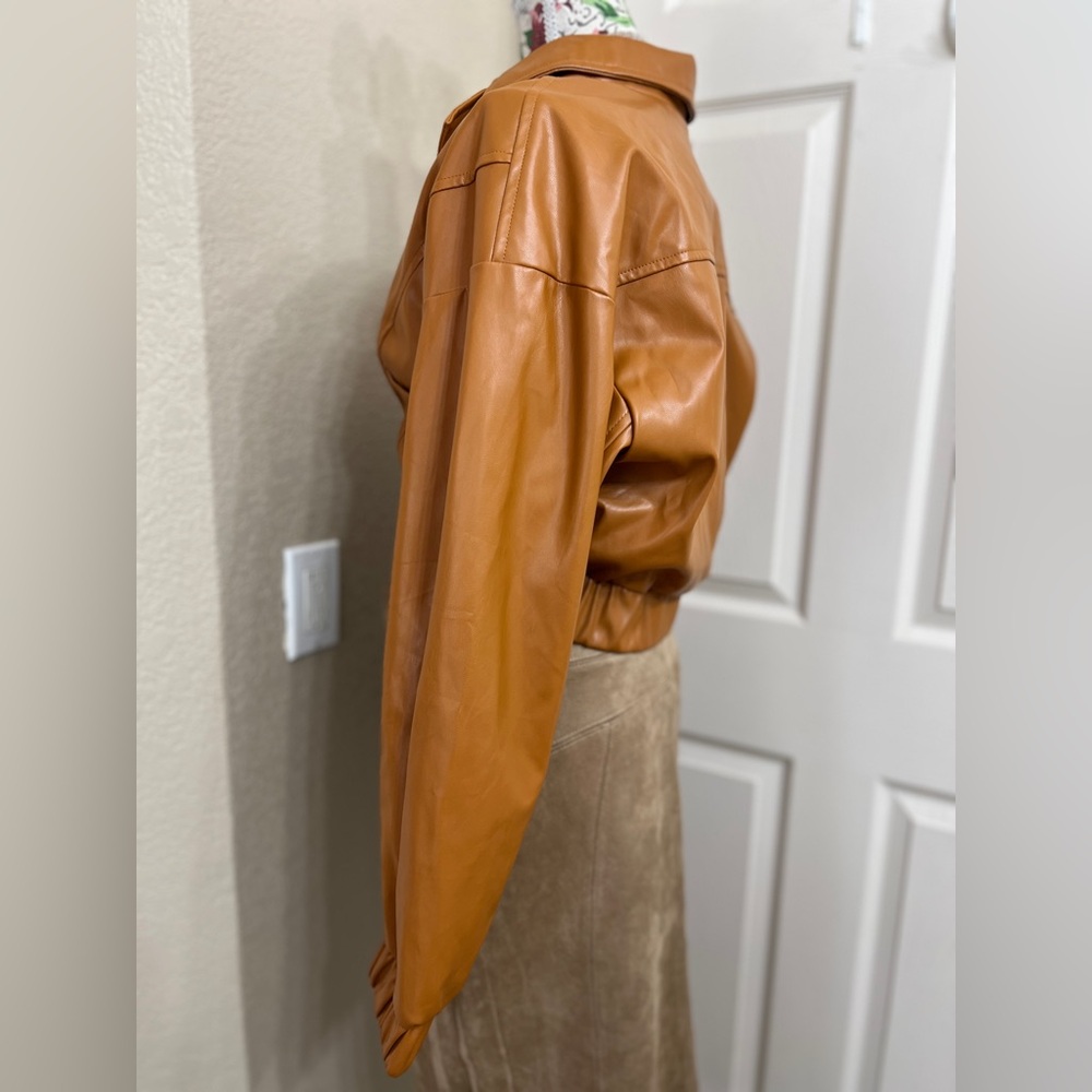 NWOT L'ATISTE Tan Leather Jacket with Cropped Design - Picture 4 of 6